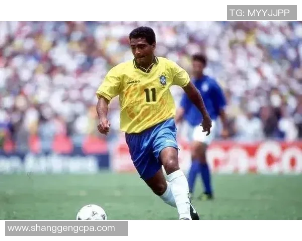 全球足球巨星十人招牌瞬间集锦展现风采与荣耀