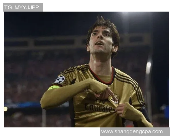 全球足球明星风采展示:球场上的王者与传奇人物们的辉煌时刻 全球足球明星风采展示:球场上的王者与传奇人物们的辉煌时刻