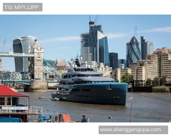 豪华足球明星游艇巡游全球 探秘球场外的奢华生活