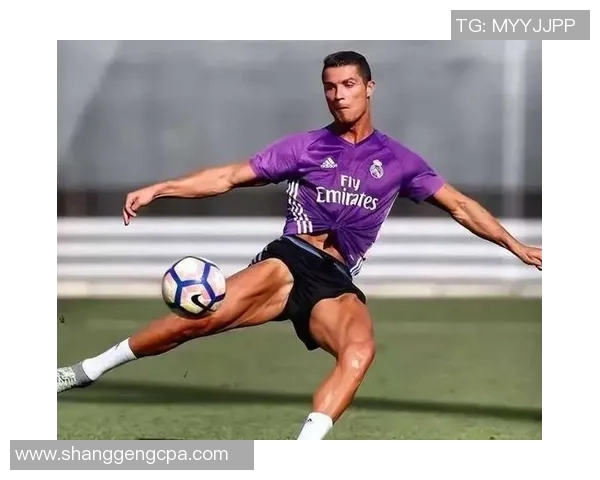 足球现役球星外号大揭秘：从梅西小跳蚤到C罗炮弹背后的故事