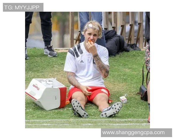 足球球星发型小辫子女生的独特魅力与时尚潮流解析